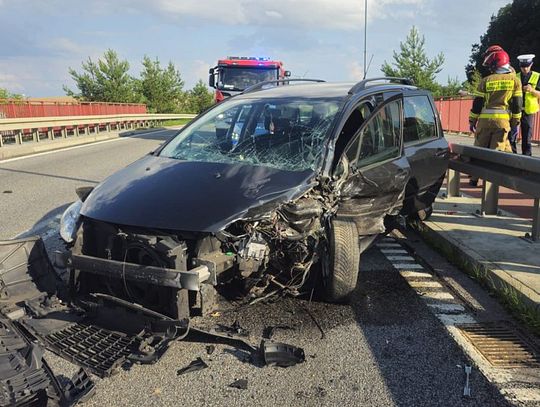 Zderzenie pojazdów na obwodnicy Pelplina. Ranna dwójka dzieci!