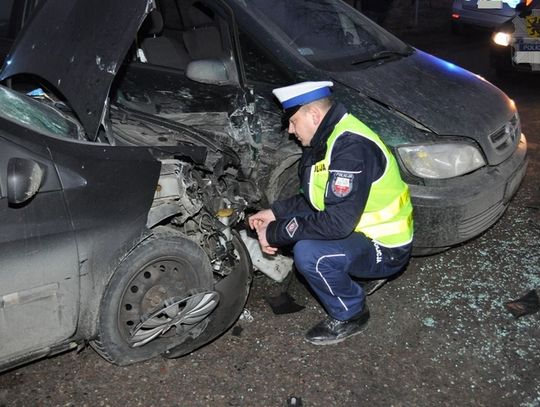 Zderzenie trzech aut w Borkowie - trzy osoby w szpitalu w tym 6 miesięczne dziecko