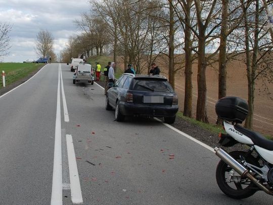 Zderzenie trzech pojazdów na DK20
