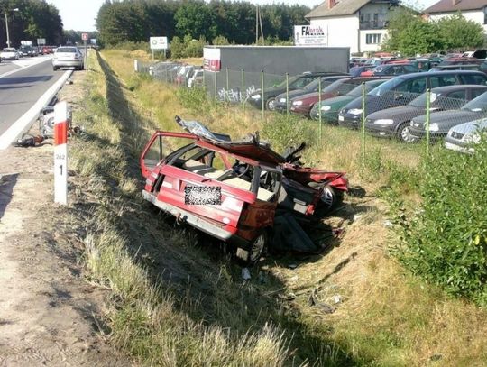 Zderzenie trzech samochodów, jedna osoba nie żyje