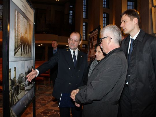 (ZDJĘCIA) Elżbieta Płażyńska na otwarciu wystawy w Tczewie