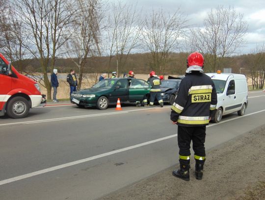 ZDJĘCIA: Kolizja na wylocie ze Starogardu, utrudnienia w ruchu