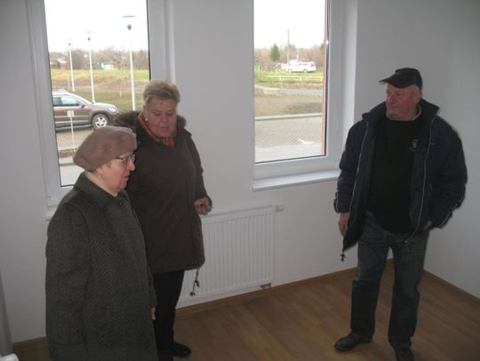 (ZDJĘCIA) Łzy radości przy ul. Prostej. Klucze do mieszkań wydane!