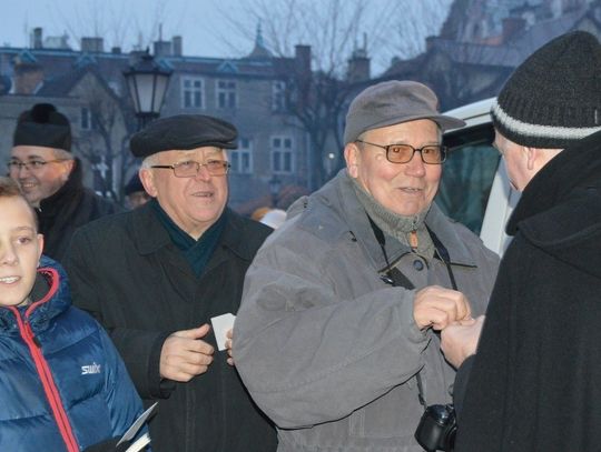 [ZDJĘCIA] Miejski opłatek w Tczewie. Setki mieszkańców złożyły sobie świąteczne życzenia