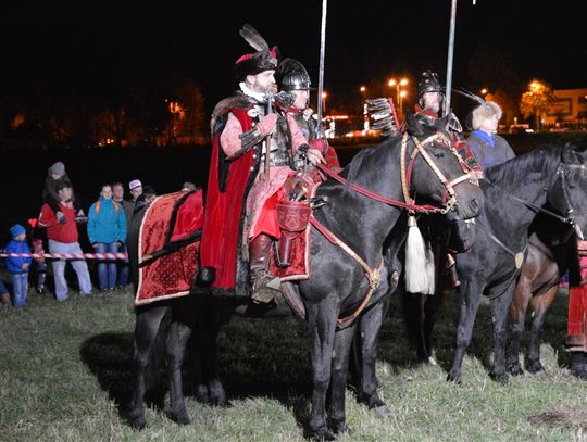 ZDJĘCIA: Niezwykłe widowisko tchnęło nowe życie w mury obronne!
