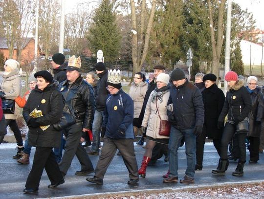 ZDJĘCIA: Orszak Trzech Króli przeszedł ulicami Skarszew