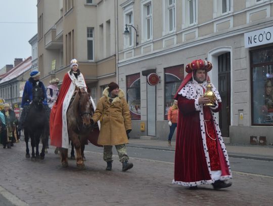 (ZDJĘCIA) Orszaki Trzech Króli - a w nich, mimo mrozu, setki tczewian!