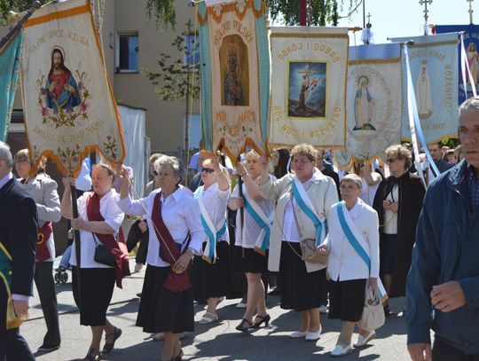 (ZDJĘCIA) Parafianie ze św. Józefa w obchodach Bożego Ciała