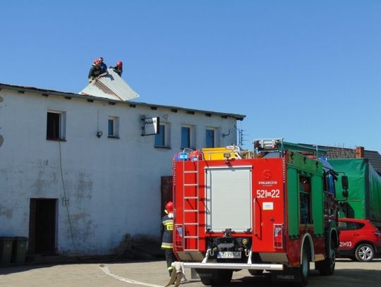 ZDJĘCIA Pożar budynku przemysłowego 