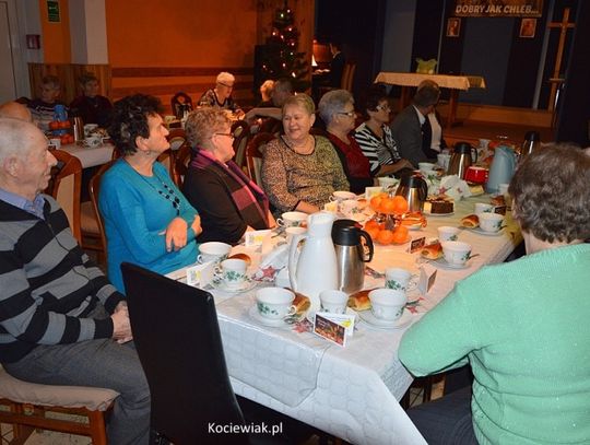 ZDJĘCIA: Seniorzy przełamali się opłatkiem w ODK 