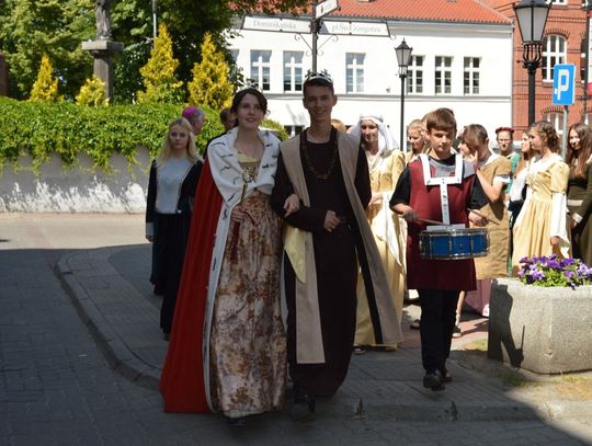 (ZDJĘCIA) Św. Jadwiga patronką Tczewa! Uroczysta msza i przedstawienie