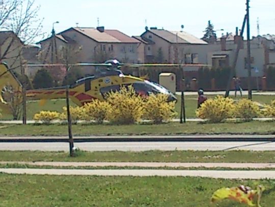 ZDJĘCIA Tragedia na osiedlu - Młoda kobieta wypadła z okna