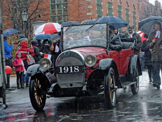 (ZDJĘCIA) Tysiące gdańszczan na Paradzie Niepodległości