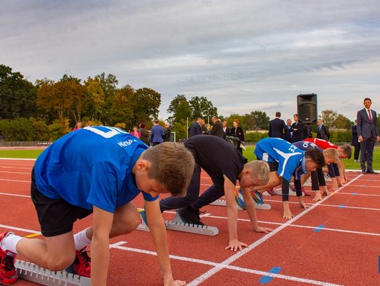 (ZDJĘCIA) W Pelplinie otwarto Stadion Lekkoatletyczny