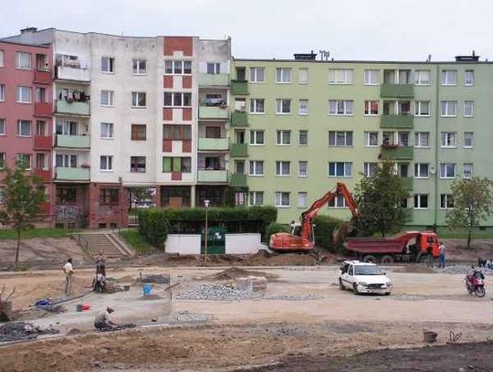 Zieleń, beton. a nawet psy... Kontrowersje wokół niecki