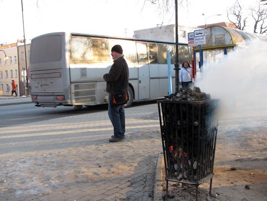 Zima na wielkim minusie. Koksowniki na ulicach 