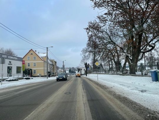 Zima zaskoczyła kwidzyńskich drogowców. UWAGA! BARDZO NIEBEZPIECZNIE!! Na drogach ślizgawka I śnieg