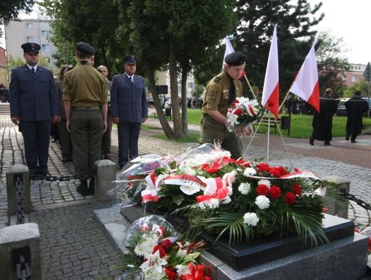 Złożą kwiaty na Skwerze