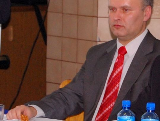 Zmiana barw przed wyborami samorządowymi. Konflikt ze szpitalem w tle. Starosta - "po prostu odszedł"