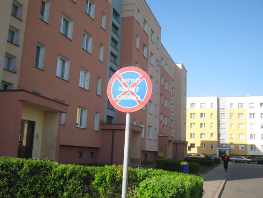 Znak niezgody usunięty. Problem z parkingami przy ul. Juranda