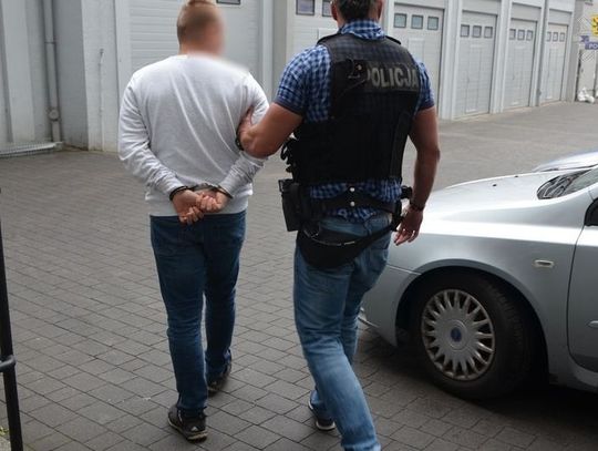 Znęcał się nad dzieckiem. 3,5-latek miał m.in. uraz głowy, siniaki.