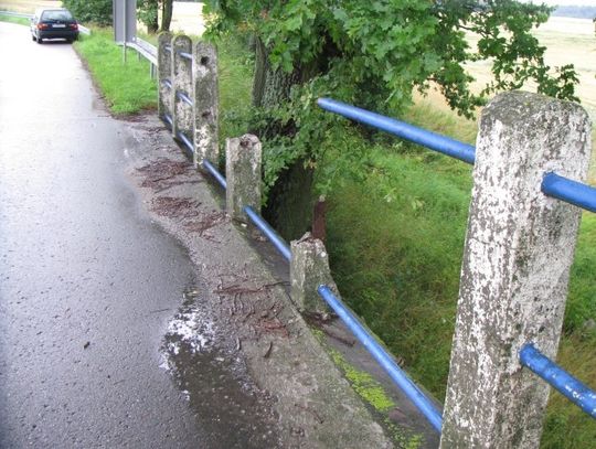 Zniszczona balustrada będzie naprawiona