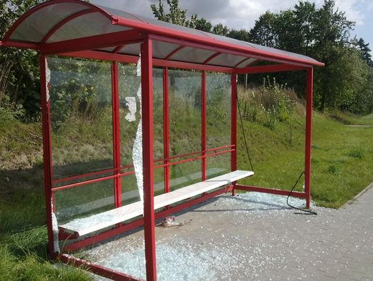 Zniszczono nowe przystanki - wandale poszukiwani!