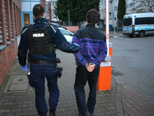 Zniszczył zabytek nanosząc na niego graffiti. Sprawca został zatrzymany na gorącym uczynku