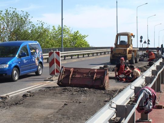 Znów problemy z wiaduktem – ruch wahadłowy potrwa do końca miesiąca