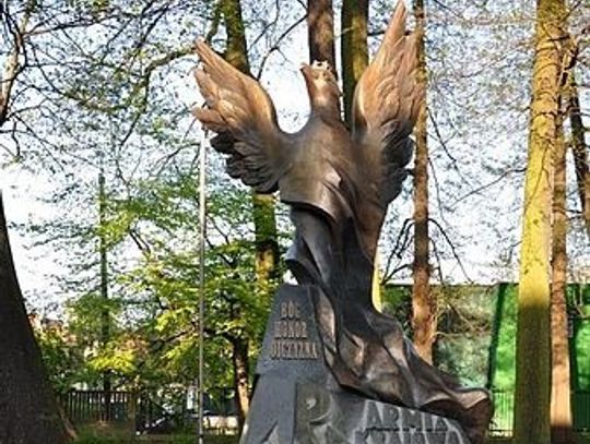 Zrobił pętlę z kabla - wisiał na pomniku w Sopocie