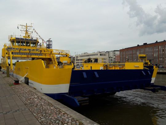 Zwodowano hybrydowy prom wykonany w gdyńskiej Stocznia Crist. Ładowanie akumulatorów trwa zaledwie 7 min.