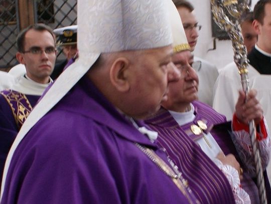 "Życie dla nas zmienia się ostatecznie i dogłębnie - kiedy umieramy"