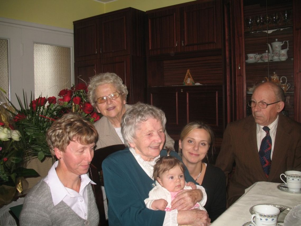 100 lat Anny Papelbon z Lipiej Góry. Pięć pokoleń pod jednym dachem 100 lat Anny Papelbon z Lipiej Góry. Pięć pokoleń pod jednym dachem