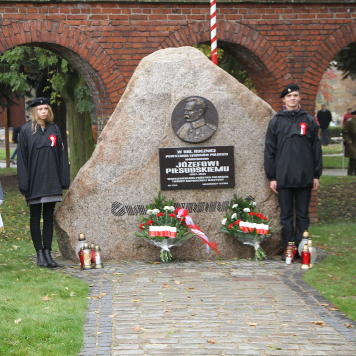 11 listopada - razem świętujmy niepodległość 11 listopada - razem świętujmy niepodległość