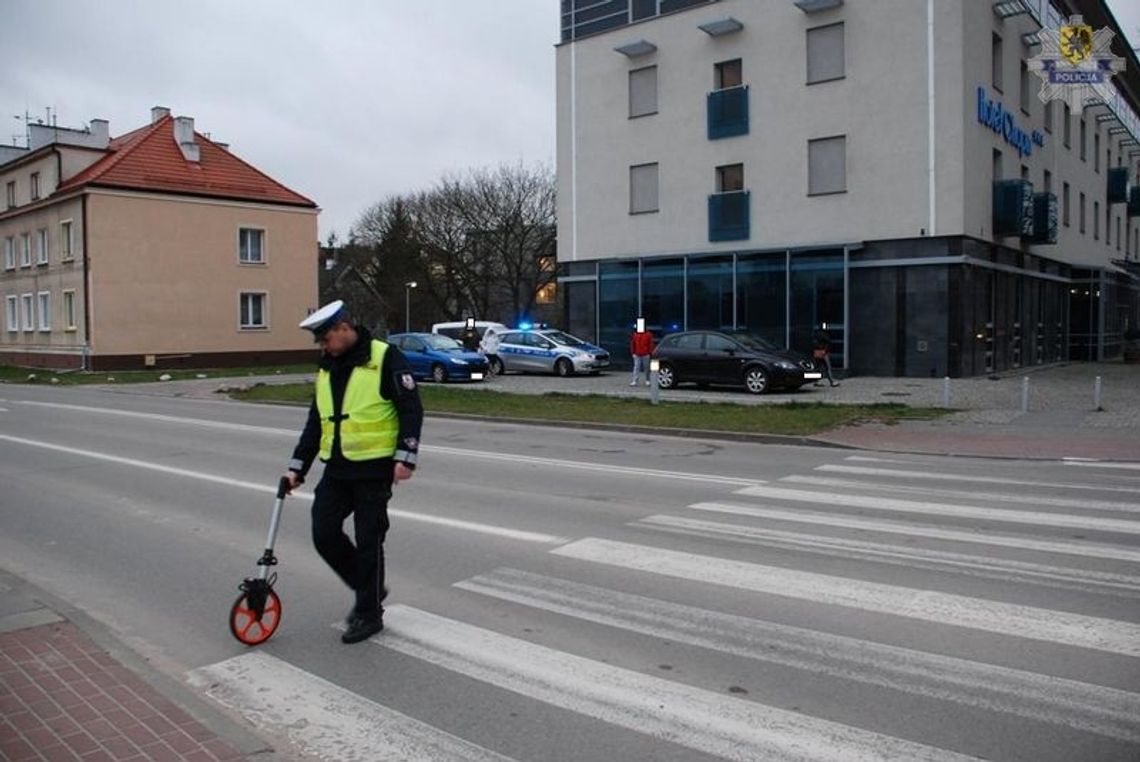 13-latka na rolkach potrącona na przejściu dla pieszych 13-latka na rolkach potrącona na przejściu dla pieszych