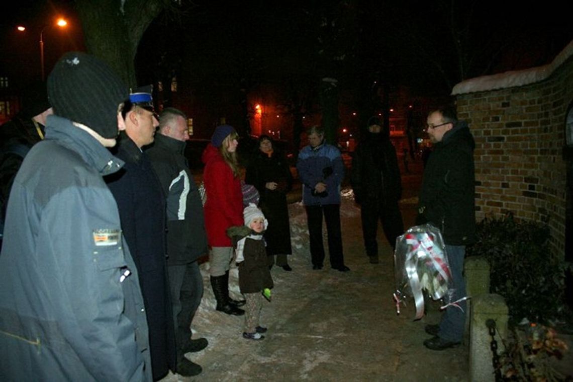 13 zniczy dla 13 ofiar egzekucji