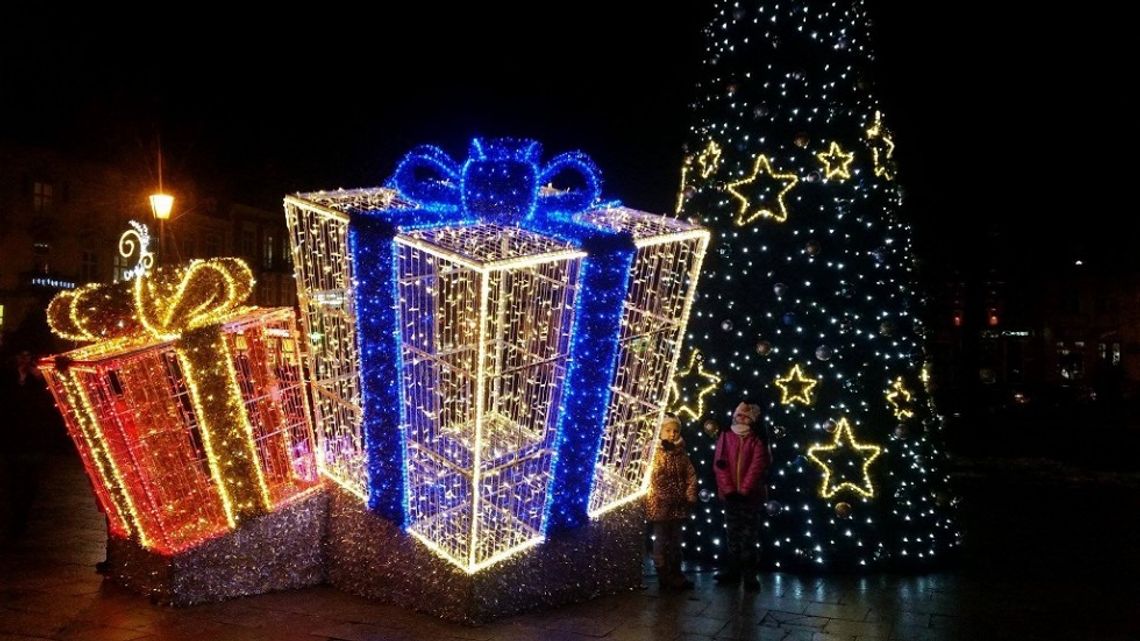 140 tysięcy złotych rozbłysło na ulicach. 140 tysięcy złotych rozbłysło na ulicach.