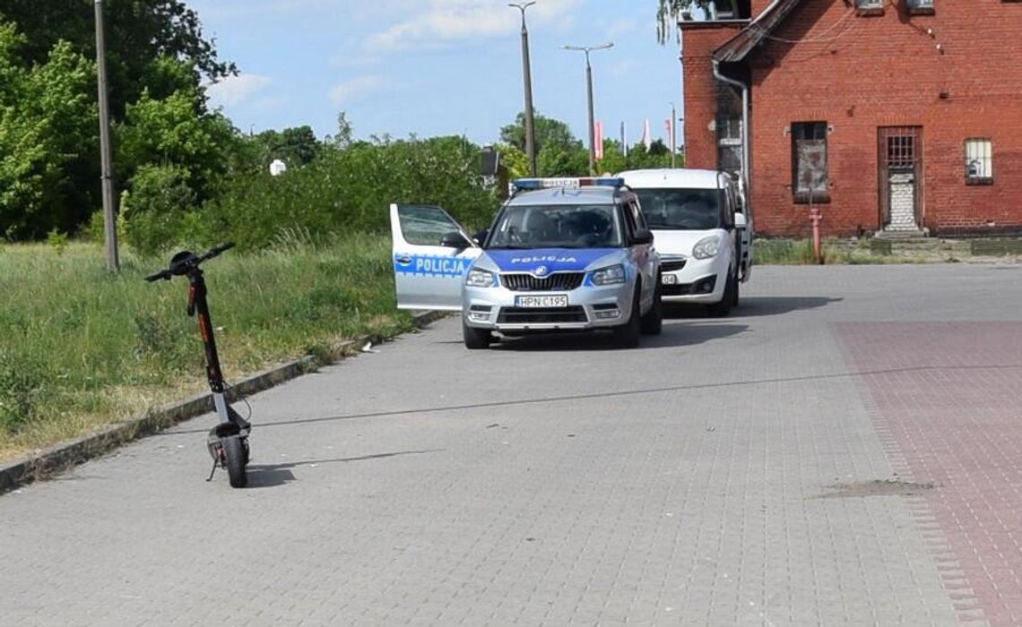 15-latka spadła z hulajnogi i uderzyła głową w beton 15-latka spadła z hulajnogi i uderzyła głową w beton