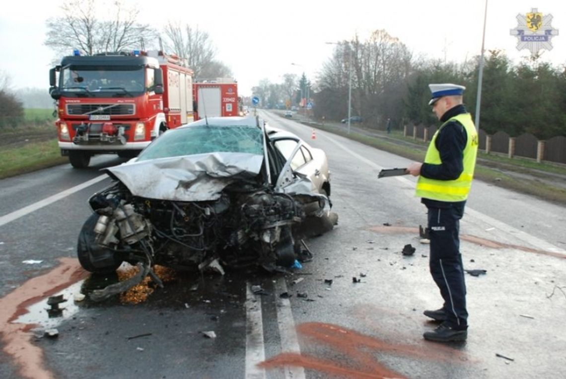 18-latek z Tczewa ranny w wypadku na jedynce. "Zjechał na przeciwny pas ruchu" 18-latek z Tczewa ranny w wypadku na jedynce. "Zjechał na przeciwny pas ruchu"