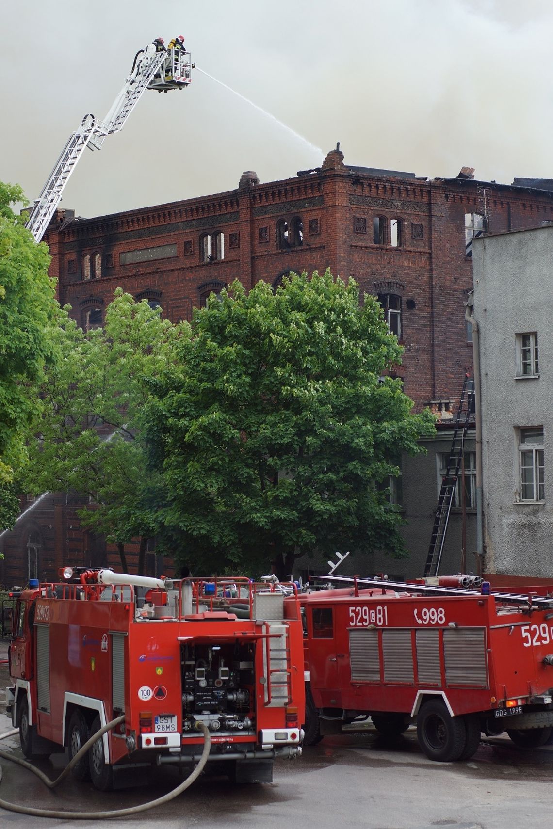 2 strażaków rannych, 4 mln litrów zużytej wody. Bilans ratowania młynów 2 strażaków rannych, 4 mln litrów zużytej wody. Bilans ratowania młynów
