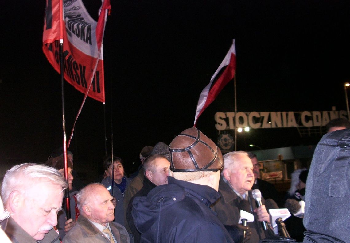 20 lat &quot;Godności&quot;: &quot;Większość społeczeństwa została  oszukana!&quot;