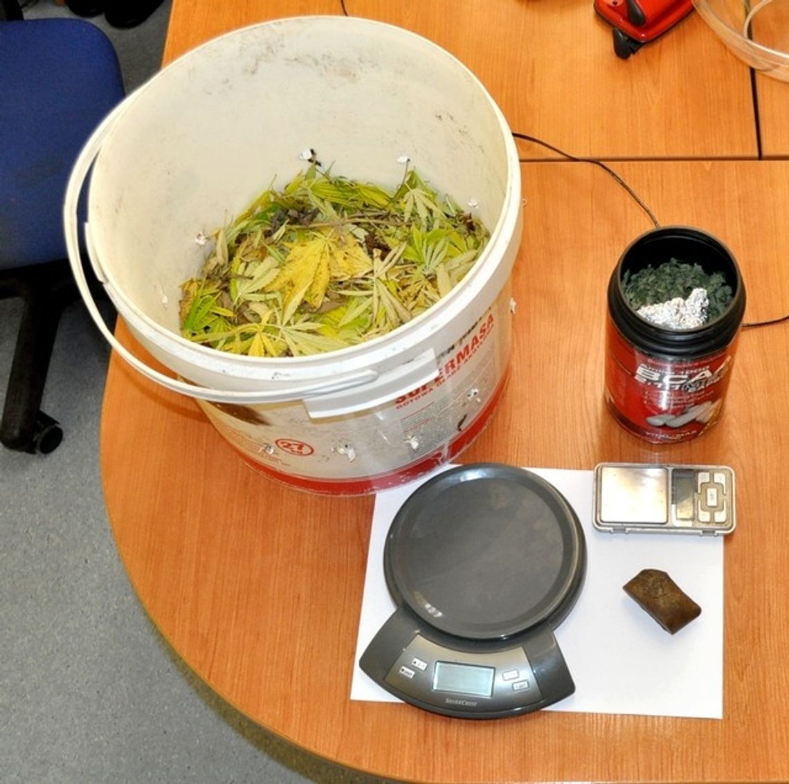 22 - latek z marihuaną i haszyszem 22 - latek z marihuaną i haszyszem