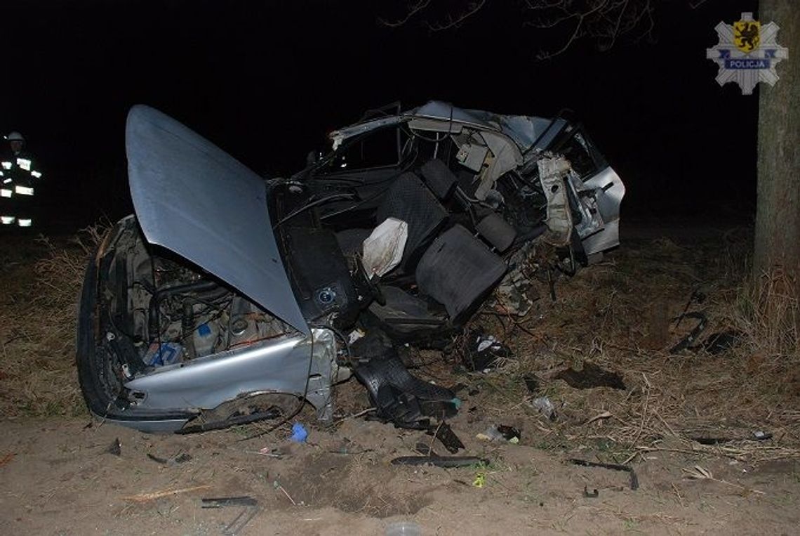 25 letni mężczyzna zmarł po uderzeniu w drzewo 25 letni mężczyzna zmarł po uderzeniu w drzewo