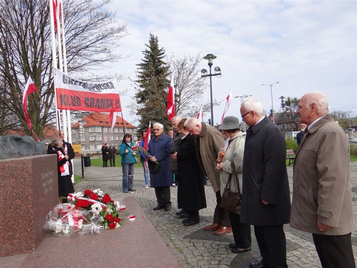 3 maja pod pomnikiem Piłsudskiego