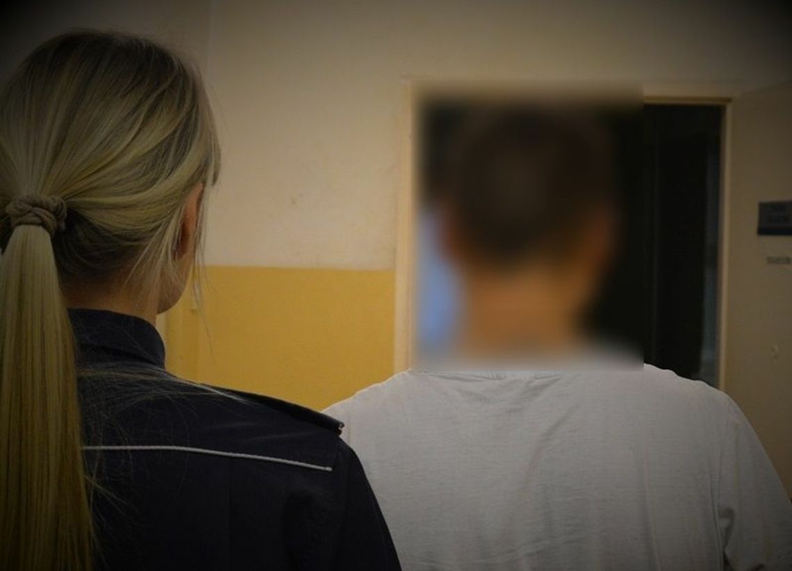 32-letni mężczyzna kradł w supermarketach whisky i opakowania z kapsułkami do prania 32-letni mężczyzna kradł w supermarketach whisky i opakowania z kapsułkami do prania