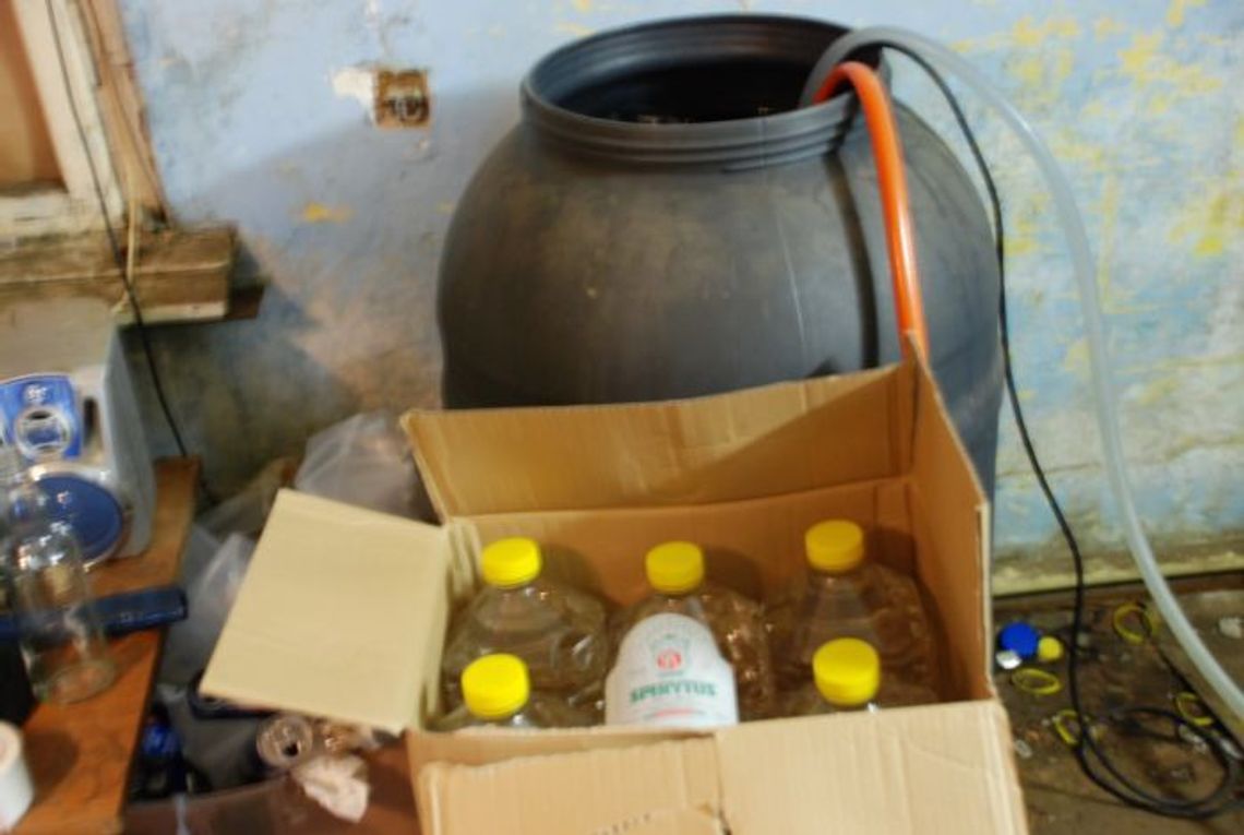 3600 litrów lewego spirytusu i 24 kg tytoniu bez akcyzy