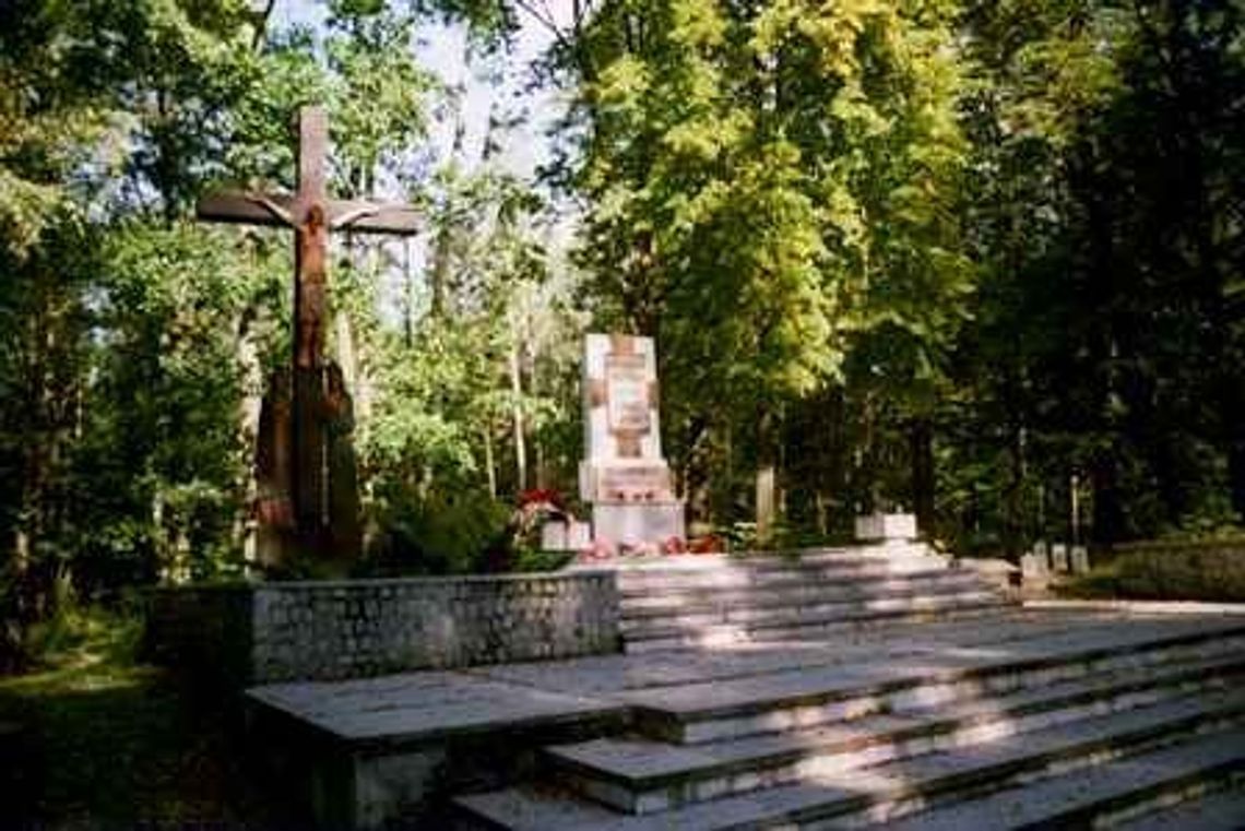 39 masowych grobów...uczcimy ich pamięć 39 masowych grobów...uczcimy ich pamięć