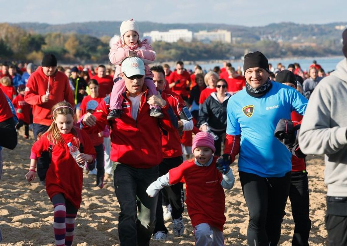 4,5 tys. osób pobiegło plażą - bez medali, dla zdrowia