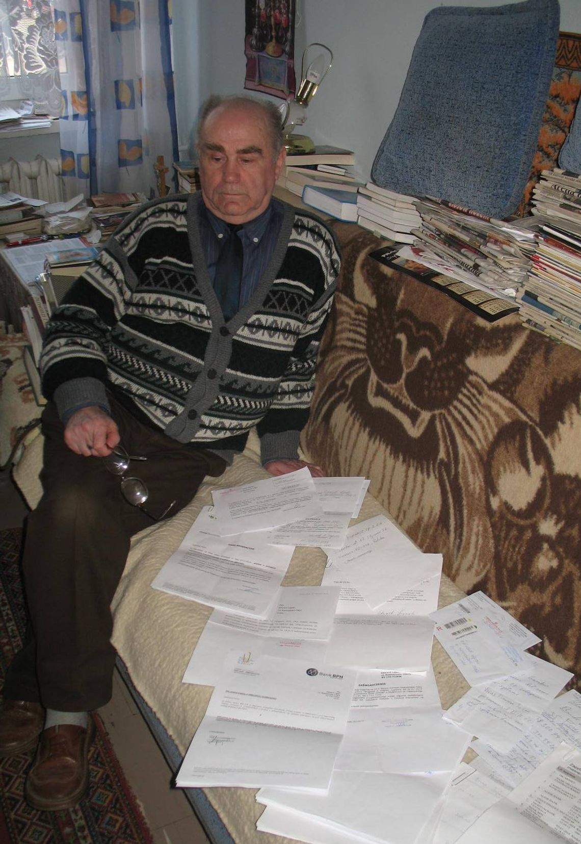 5 kredytów na koncie pana Edwarda. A nie miał nawet zdolności, by je zaciągnąć 5 kredytów na koncie pana Edwarda. A nie miał nawet zdolności, by je zaciągnąć