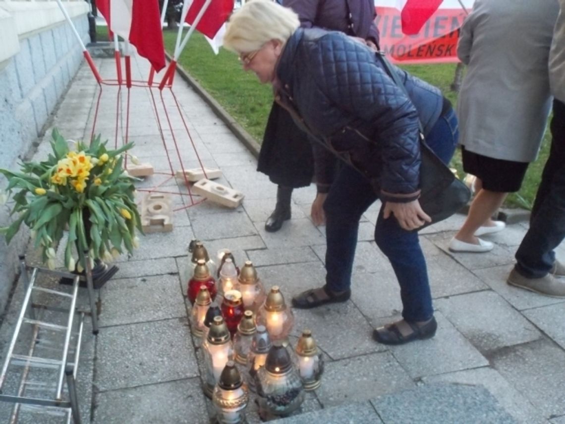 5. rocznica „Smoleńska” – pamięć o tragicznie zmarłych trwa 5. rocznica „Smoleńska” – pamięć o tragicznie zmarłych trwa